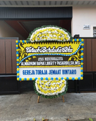 Papan Bunga Duka di Amplas