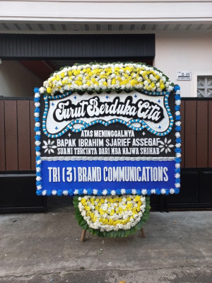 Papan Bunga Duka di Amplas